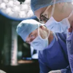 ¿Qué constituye negligencia médica en California?